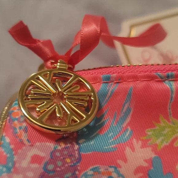 Beautiful Lilly Pulitzer make up case - Picture 4 of 5